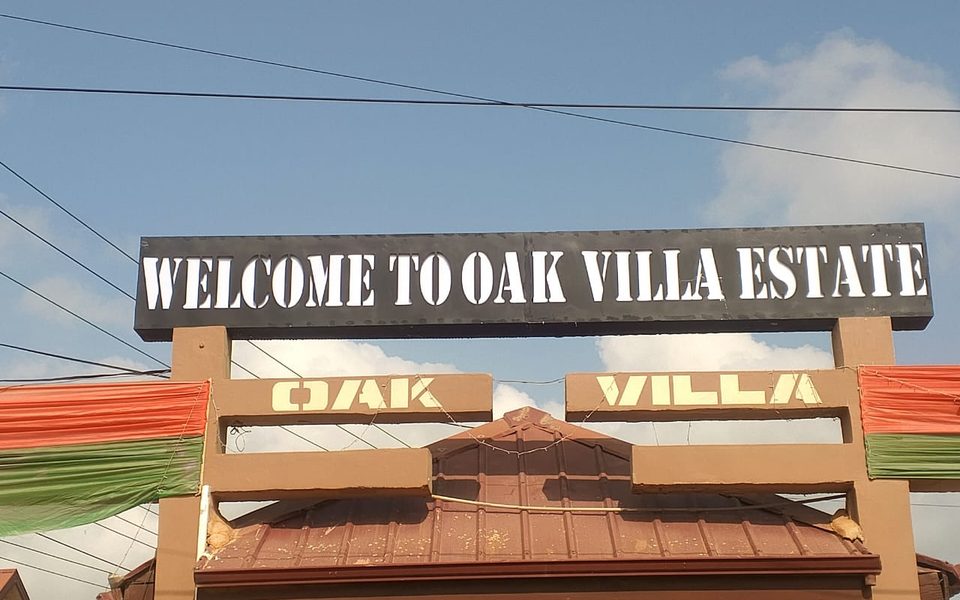 Welcome to Oak Villa Estate entrance sign